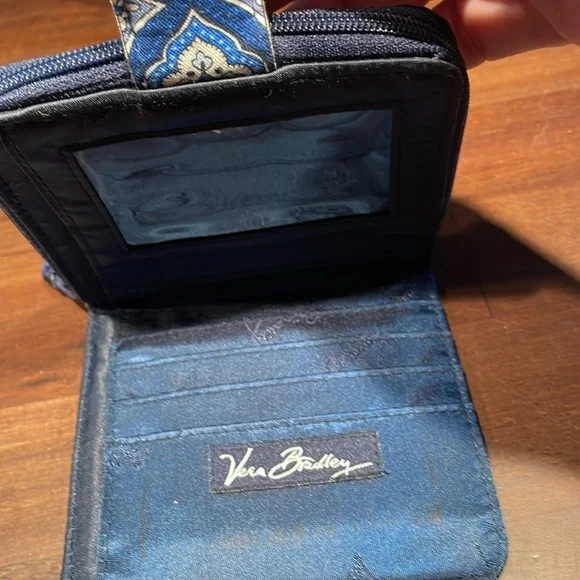 💙🩵Vera Bradley Mini Wallet - Picture 5 of 6